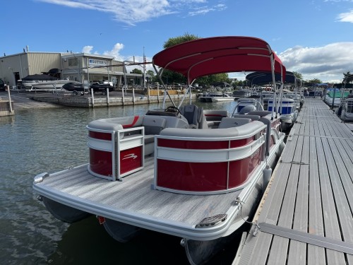 2025 BENNINGTON 22SXSRC W/ 150HP YAMAHA O/B