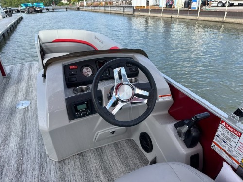 2025 BENNINGTON 22SXSRC W/ 150HP YAMAHA O/B