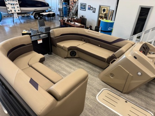 2026 BENNINGTON 22SXSB W/ 200HP MERCURY O/B