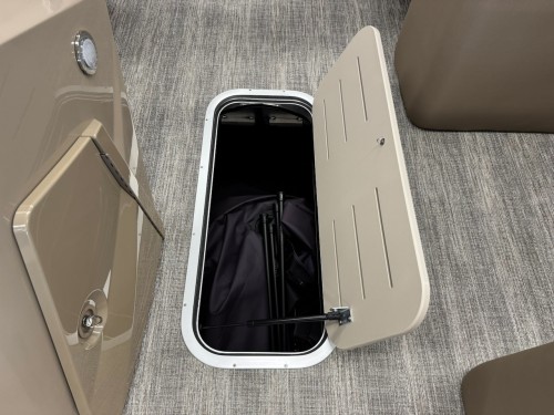 2026 BENNINGTON 22SXSB W/ 200HP MERCURY O/B