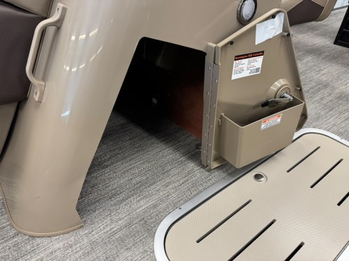 2026 BENNINGTON 22SXSB W/ 200HP MERCURY O/B