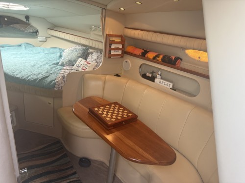 2001 CRUISER YACHTS 2870 EXPRESS W/ SINGLE MERC 350 V8 I/O
