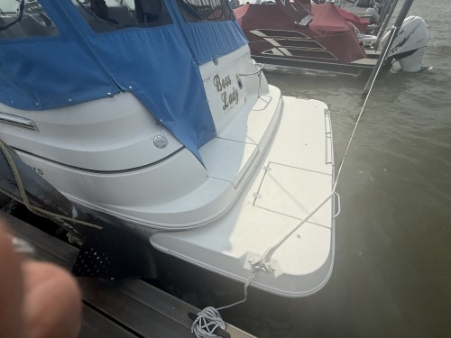 2001 CRUISER YACHTS 2870 EXPRESS W/ SINGLE MERC 350 V8 I/O