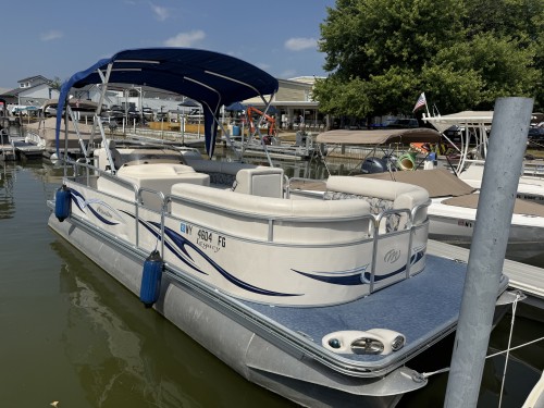 2005 MANITOU 22 LEGACY W/ 90HP EVINRUDE 2-STROKE O/B