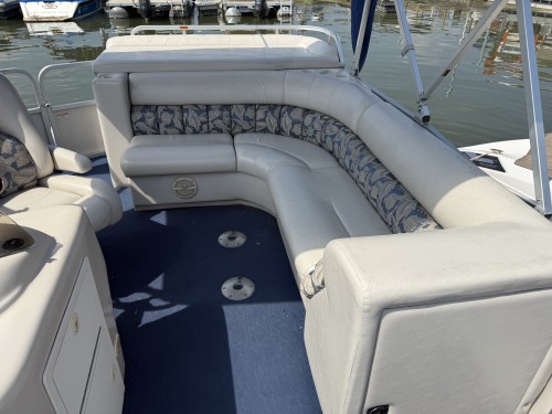 2005 MANITOU 22 LEGACY W/ 90HP EVINRUDE 2-STROKE O/B