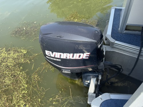2005 MANITOU 22 LEGACY W/ 90HP EVINRUDE 2-STROKE O/B