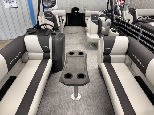 2026 BENNINGTON 22SSR W/ 150HP MERCURY O/B