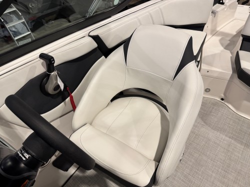 2026 REGAL 21 OBX W/ 200 YAMAHA O/B