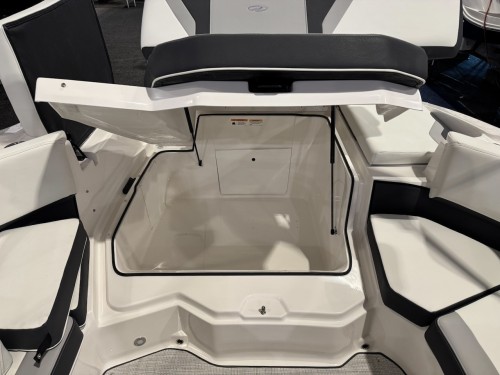 2026 REGAL 21 OBX W/ 200 YAMAHA O/B