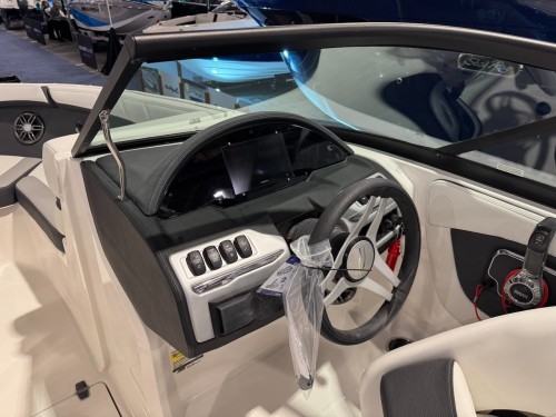 2026 REGAL 2000ES W/ 280 VOLVO I/O