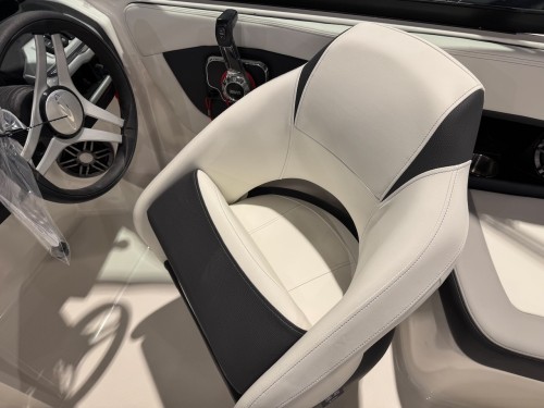 2026 REGAL 2000ES W/ 280 VOLVO I/O