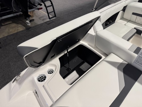 2026 REGAL 2000ES W/ 280 VOLVO I/O