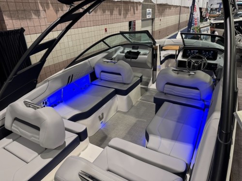 2026 REGAL LXS ULTIMATE W/ 200 YAMAHA O/B