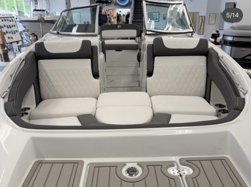2026 Crownline E255 Deck Boat W/ 6.2L Merc Mag