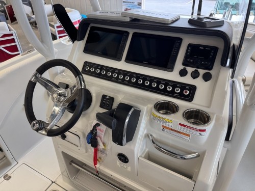 2025 FINSEEKER BY CROWNLINE 230 CC W/ MERCURY 300 O/B