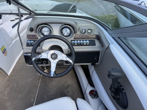 2012 CROWNLINE 215 SS W/ V8 MPI &  VENTURE CUSTOM TANDEM TRAILER