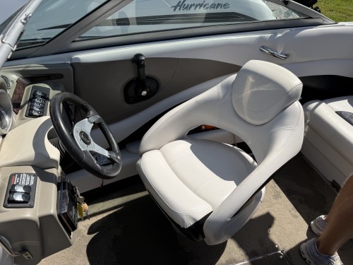 2012 CROWNLINE 215 SS W/ V8 MPI &  VENTURE CUSTOM TANDEM TRAILER