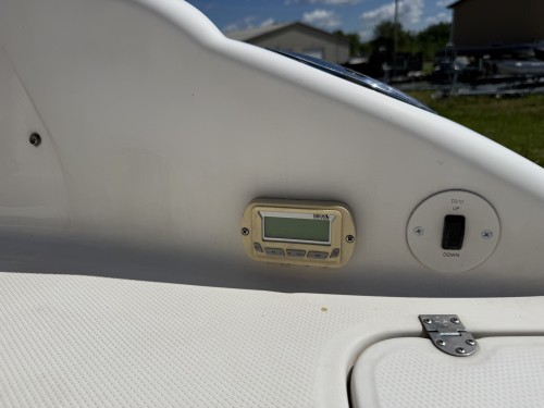2006 CHAPARRAL 220 SSI OPEN BOW W/ MERCURY 5.0 I/O W/ VENTURE TANDEM AXLE TRAILER