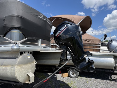 2024 SUNTRAKER 22 FT W/ 90 HP MERCURY O/B W/ SINGLE AXLE BUNK TRAILER