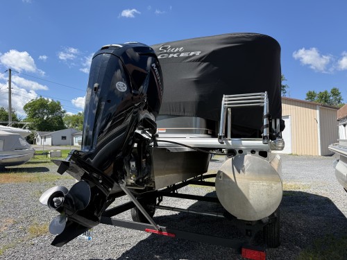 2024 SUNTRAKER 22 FT W/ 90 HP MERCURY O/B W/ SINGLE AXLE BUNK TRAILER