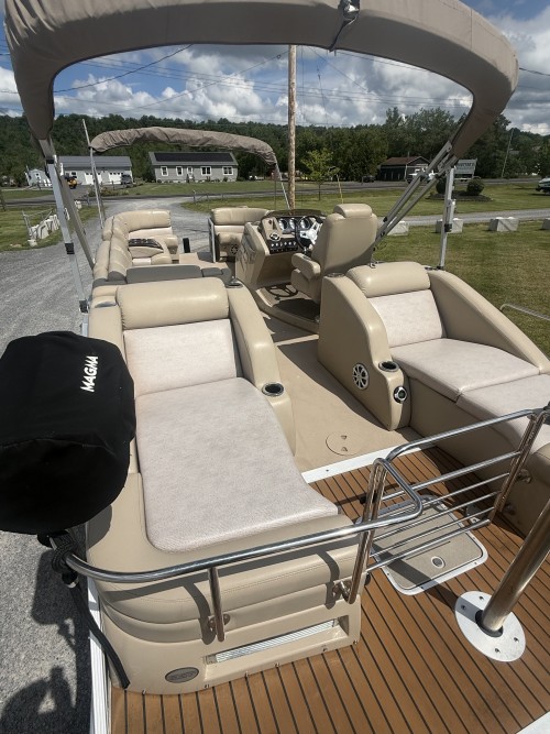 2012 BENNINGTON MARINE 2275RCW W/ 2023 YAMAHA 5250XSB