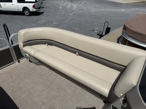 2024 SUNTRAKER 22 FT W/ 90 HP MERCURY O/B W/ SINGLE AXLE BUNK TRAILER
