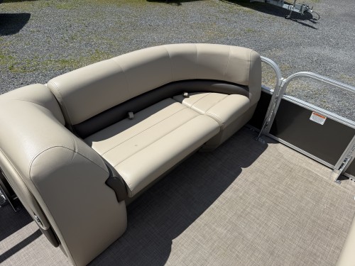 2024 SUNTRAKER 22 FT W/ 90 HP MERCURY O/B W/ SINGLE AXLE BUNK TRAILER