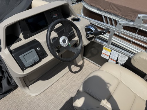 2024 SUNTRAKER 22 FT W/ 90 HP MERCURY O/B W/ SINGLE AXLE BUNK TRAILER
