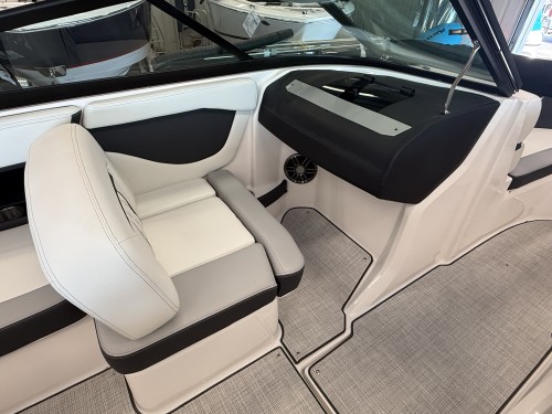 2027 2000 ES W/ VOLVO V6