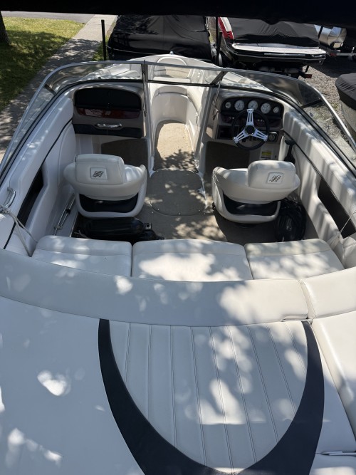 2009 FOUR WINNS H 200 BOW RIDER W/ SINGLE AXLE TRAILER