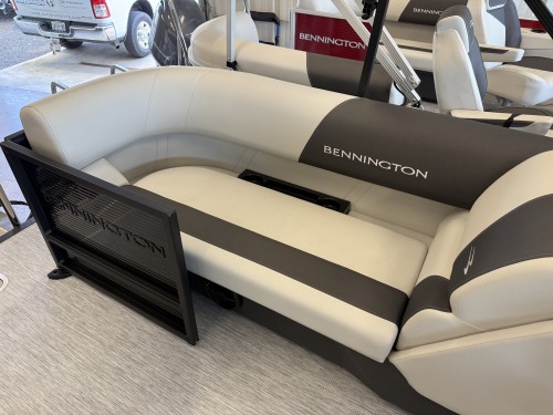 2027 22S1SR W/ MERC 150 HP EFI