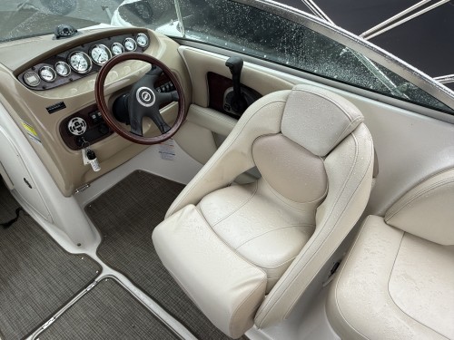 2004 CHAPARREL SUNESTA 236 W/ MERCURY ENGINE