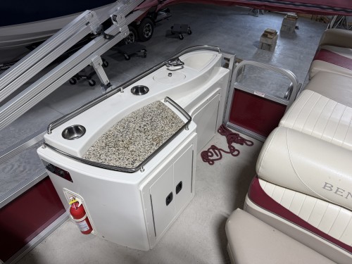 2008 BENNINGTON 2575 W/ YAMAHA ENGINE