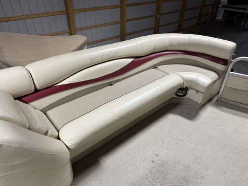 2008 BENNINGTON 2575 W/ YAMAHA ENGINE
