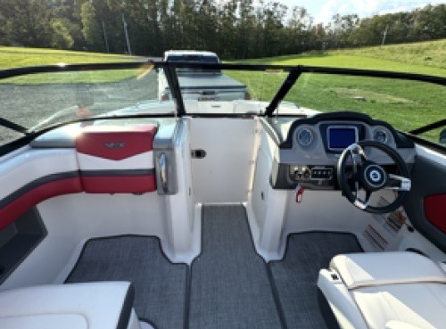 2017 CHAPARRAL 223 VORTEX VRX W/ TANDEM AXLE TRAILER