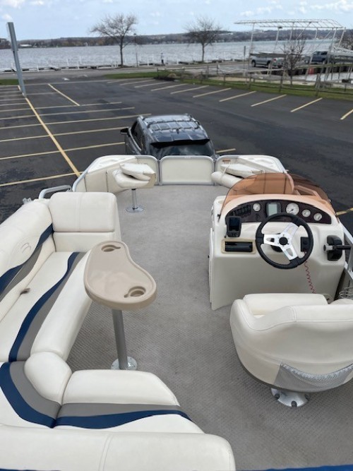 2006 BENNINGTON 2050 FSI PONTOON BOAT W/ YAMAHA 75 4 STROKE O/B W/ YACHT CLUB TRAILER