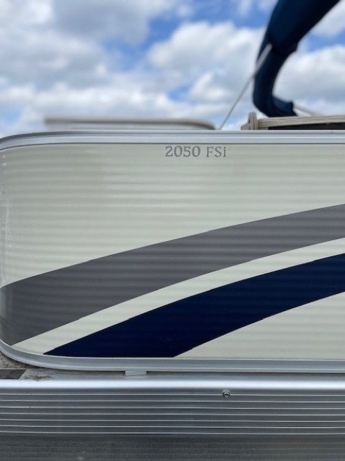 2006 BENNINGTON 2050 FSI PONTOON BOAT W/ YAMAHA 75 4 STROKE O/B W/ YACHT CLUB TRAILER