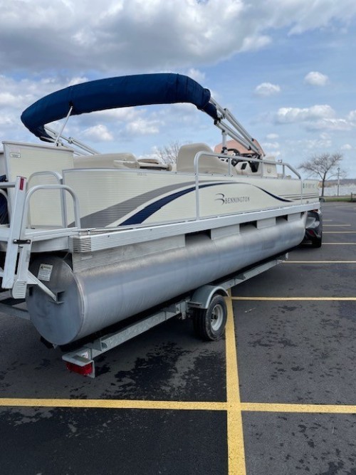 2006 BENNINGTON 2050 FSI PONTOON BOAT W/ YAMAHA 75 4 STROKE O/B W/ YACHT CLUB TRAILER