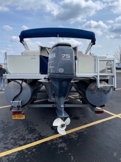 2006 BENNINGTON 2050 FSI PONTOON BOAT W/ YAMAHA 75 4 STROKE O/B W/ YACHT CLUB TRAILER