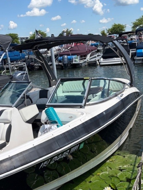 2018 REGAL 2300 BR W/ VOLVO 350 I/O