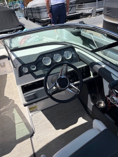 2018 REGAL 2300 BR W/ VOLVO 350 I/O