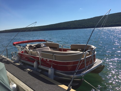2017 SUNTRACKER 20 FT PARTY BARGE PONTOON W/ 60 HP MERCURY O/B
