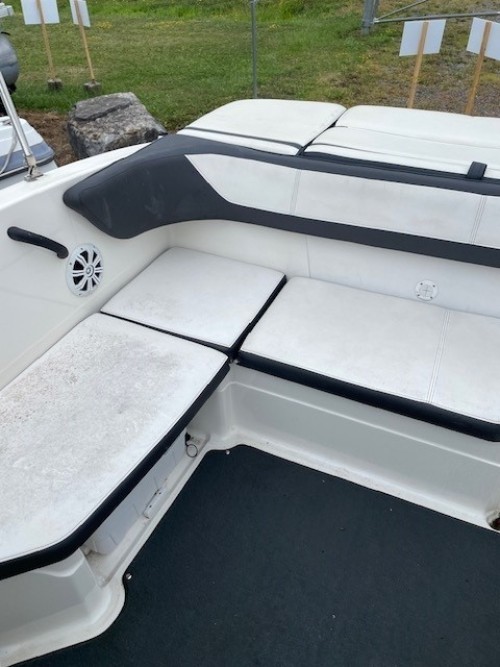 2015 SEA RAY 210 SLX W/ 5.0 I/O W/ DOUBLE AXLE TRAILER