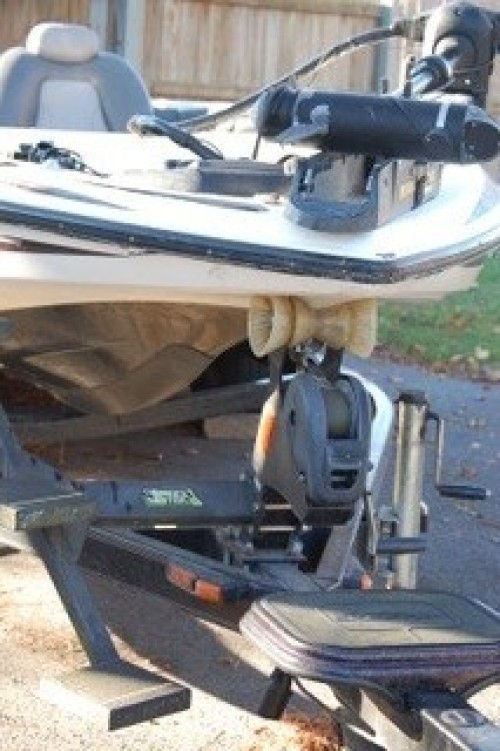 2010 SKEETER FX 20 W/ YAMAHA F 250 SHO W/ EZ LOAD BUNK TRAILER