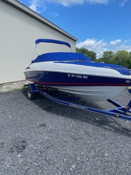 2018 STARCRAFT LIMITED 21 RE W/ 4.3 L VOLVO I/O W/ SINGLE AXLE TRAILER