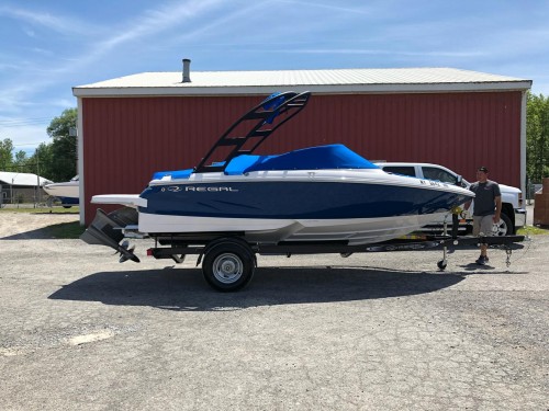 2018 REGAL 190 WAKESURF OPEN BOW W/ VOLVO 200 I/O W/ EZ LOADER SINGLE AXLE TRAILER