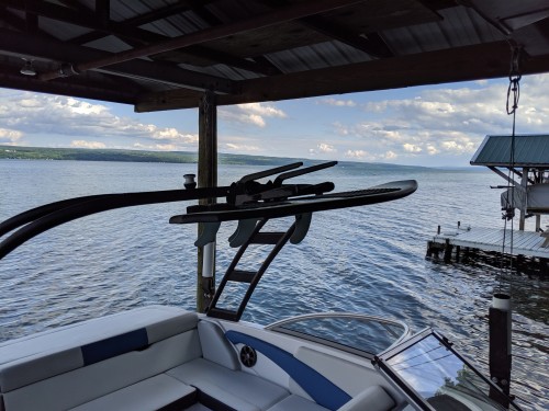 2018 REGAL 190 WAKESURF OPEN BOW W/ VOLVO 200 I/O W/ EZ LOADER SINGLE AXLE TRAILER