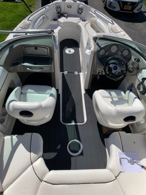 2008 RINKER 226 CAPTIVA W/ 5.0 L MERCRUISER I/O W/ TRAILMASTER TADEM AXLE TRAILER