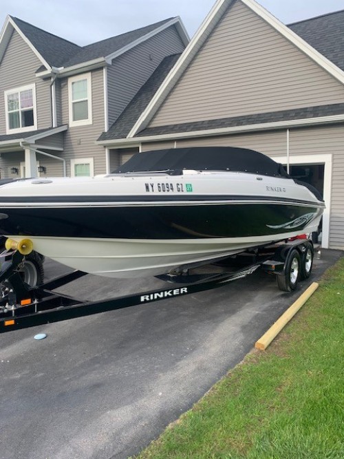 2008 RINKER 226 CAPTIVA W/ 5.0 L MERCRUISER I/O W/ TRAILMASTER TADEM AXLE TRAILER