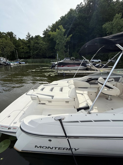 2010 MONTEREY 234 FS OPEN BOW W/ 5.7 MERCRUISER I/0 W/ 2013 EAGLE DOUBLE AXLE TRAILER